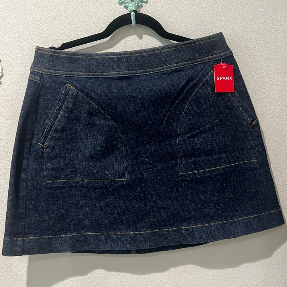 NWT Spanx Skort.  Size L  denim